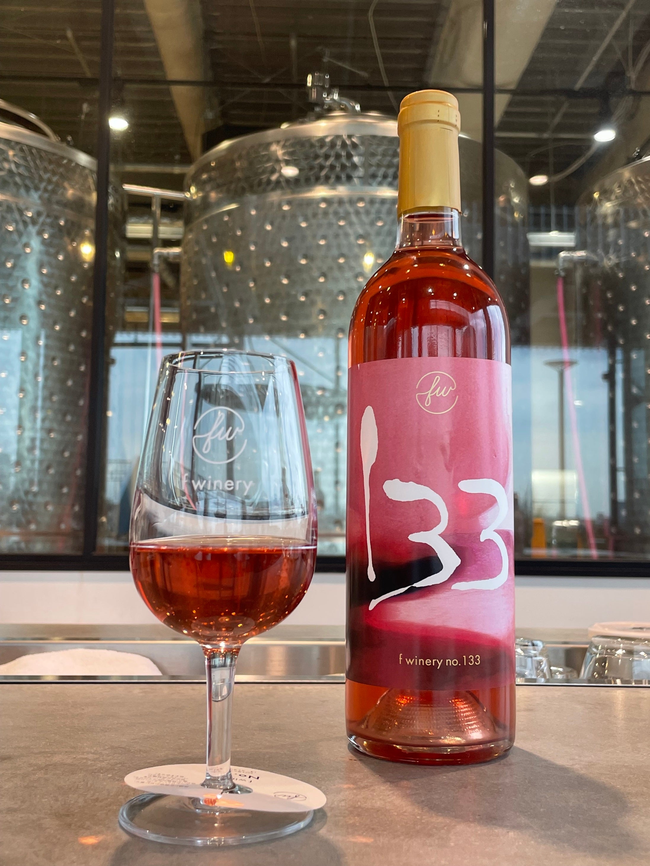 神戸　f-winery 赤・白ワイン 750ml リニューアル開業を2024年春に控えた神戸ポートタワーの開業60