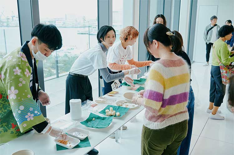 青森ご当地お菓子で交流会