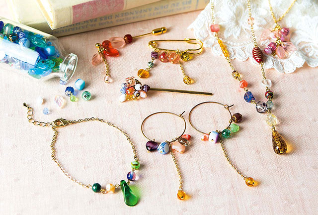 フェリシモ　チェコビーズをノスタルジックに装うブレスレットとイヤアクセサリーの会 ビーズの魅力 『Bead Art Show』神戸開催のお知らせ - ビーズ