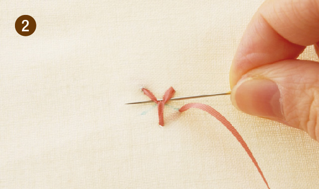 リボン刺繍のやり方 初心者向け薔薇の刺し方を紹介 クチュリエブログ