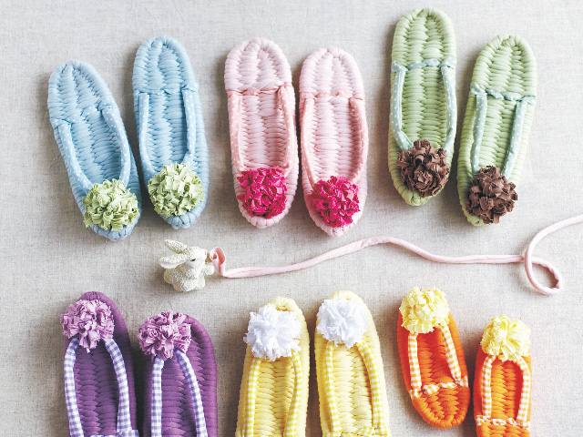 布ぞうりの編み方で作る布小物「リストウェイト」 - クチュリエブログ