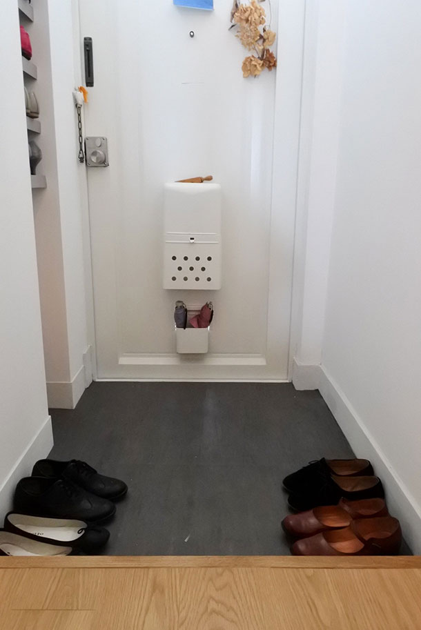 モザイクタイル風シートで汚れの気になる玄関の床をイメチェン フェリシモ女子diy部ブログ