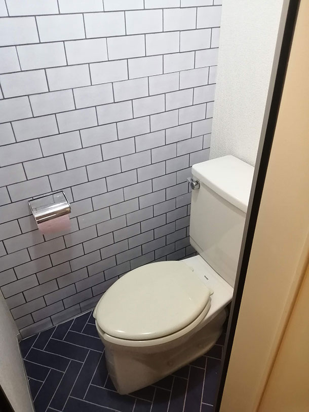 ふつうのトイレが、とってもおしゃれな空間に大変身