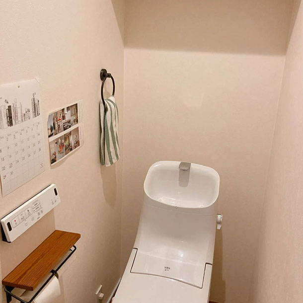 掛け トイレ タオル トイレのタオル掛け取り付け位置の決め方と取り付けのコツ！タンク式なら高さ115cmが◎
