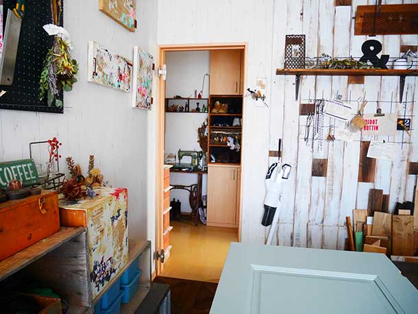 連載 作業部屋のドアとハンドルを ペイントdiyでリメイク Anさんのおうちと暮らしがもっと楽しくなるdiyダイアリー フェリシモ女子diy 部ブログ