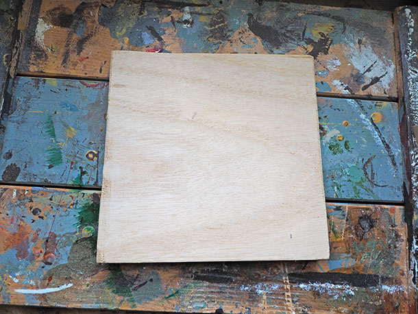 16.8cm×17cmの長方形になるように板をカットしてふたを準備します