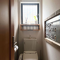 【連載】壁紙変えてトイレの模様替え！【tomoの建売住宅でも素敵に暮らすためのDIY＆ヒント 】