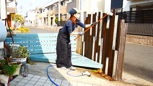 水とデッキで簡単に洗いました