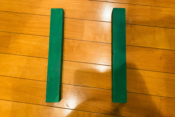 こちらの貫は30mm x 40mm角の赤松、30cmを2本用意しました