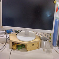 アドリブで！自分のモニター台を作ってみた！