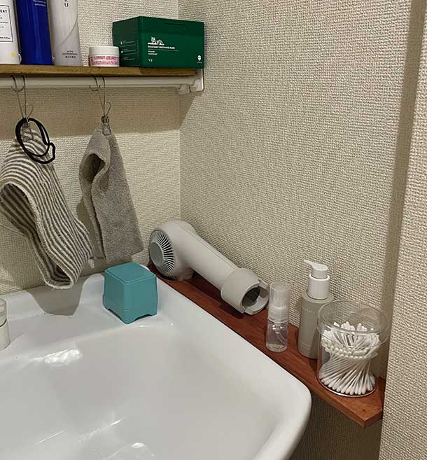 ドライヤー収納棚