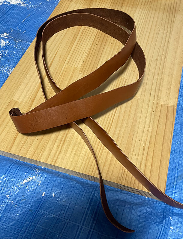 革のベルトを2本用意することができました！