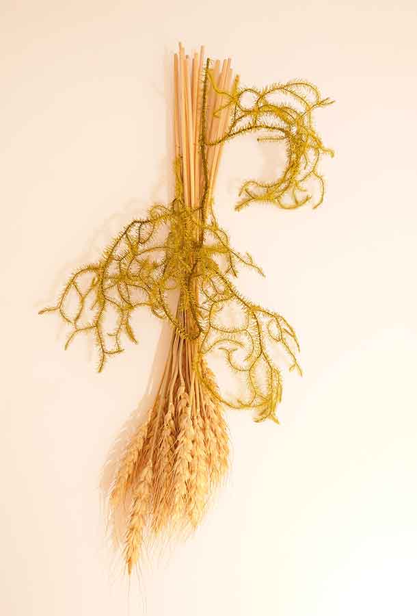 スワッグの土台を作っていきましょう