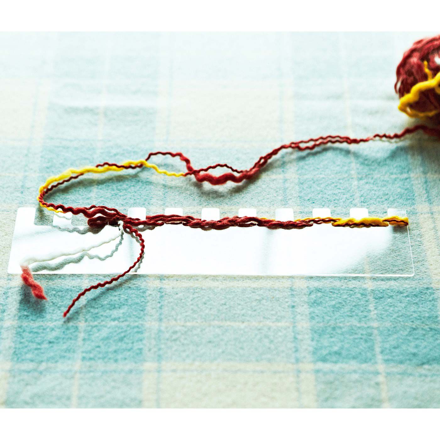 WEB限定お買い得商品|ママと一緒にやってみよう！　宝物が完成　プレート編み小物|こどもたちの小さい手でもオリジナルの編みプレートがあれば手の幅以上も編める！　※編みプレートはタイプ1にのみセットされています。