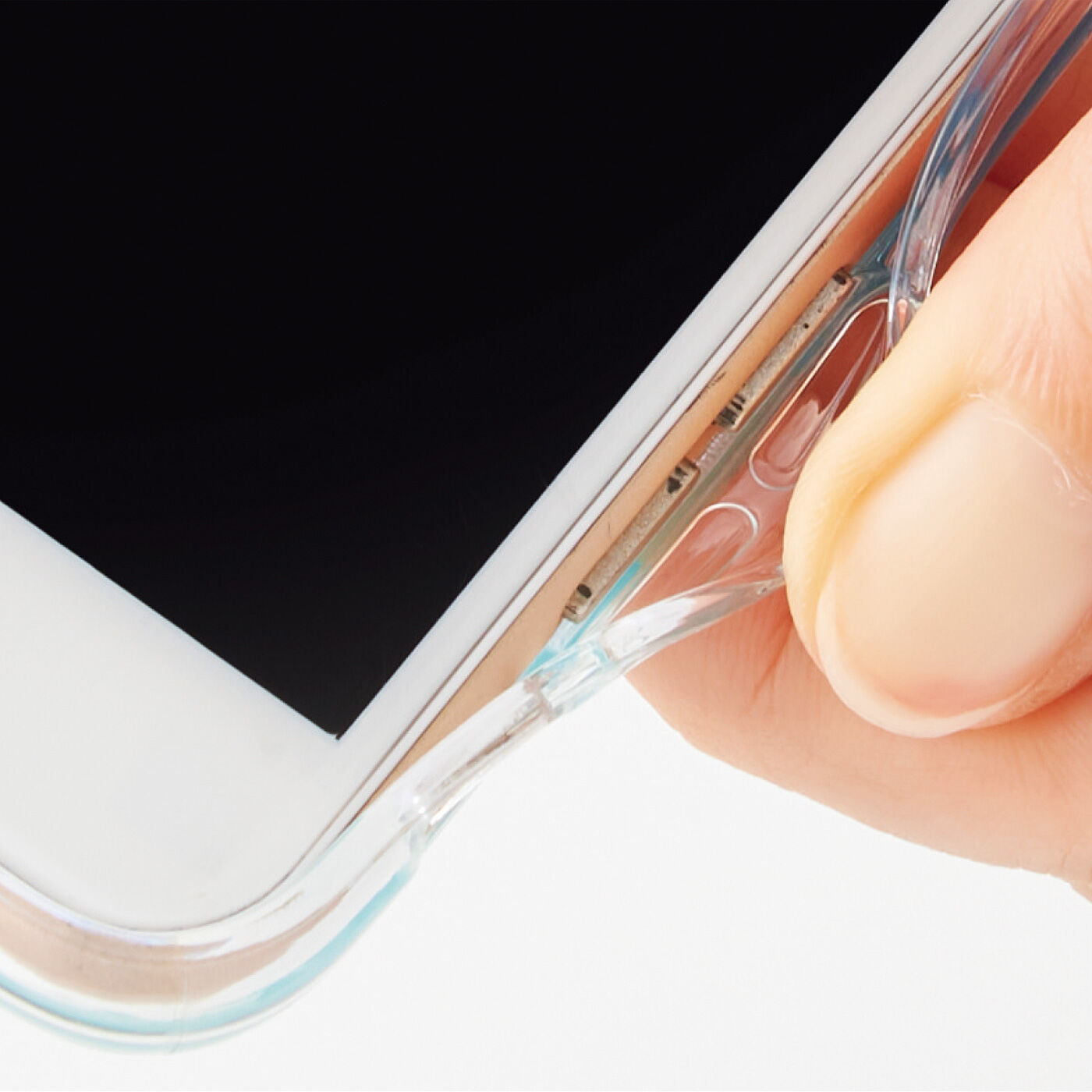 WEB限定お買い得商品|おいしそうだニャー　水槽をのぞく猫のリキッドスマホケース〈キジトラ白〉|取り外しやすいよう一部がやわらかい素材に。