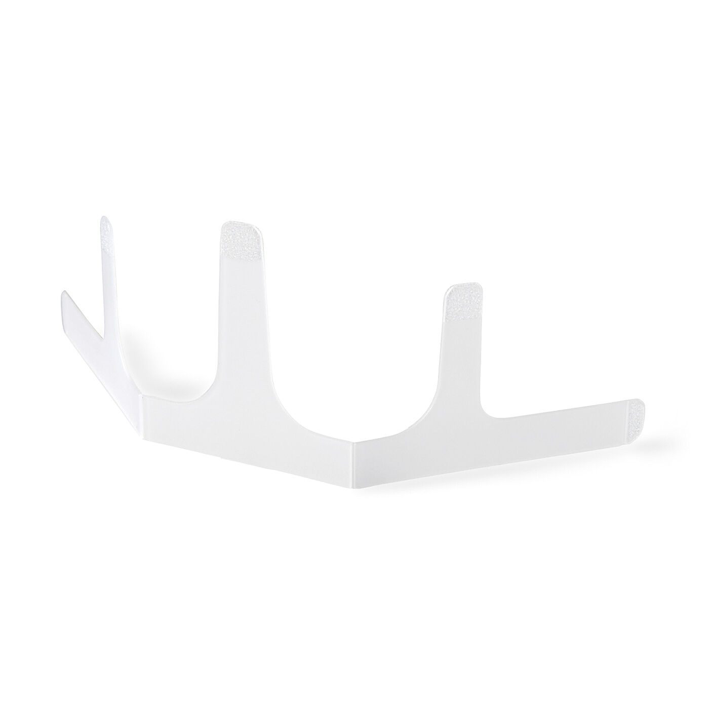 MonthlyBOX|プリーツマスクに差し込むだけで口もとの空間が広がる　不織布マスクインナーフレーム|表面は荒く加工してあるので、不織布に引っかかり、マスクのずれを軽減。