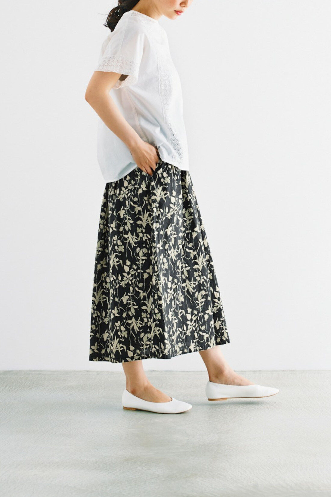 WEB限定お買い得商品|ａｎｄ　ｍｙｅｒａ　草花プリントスカート