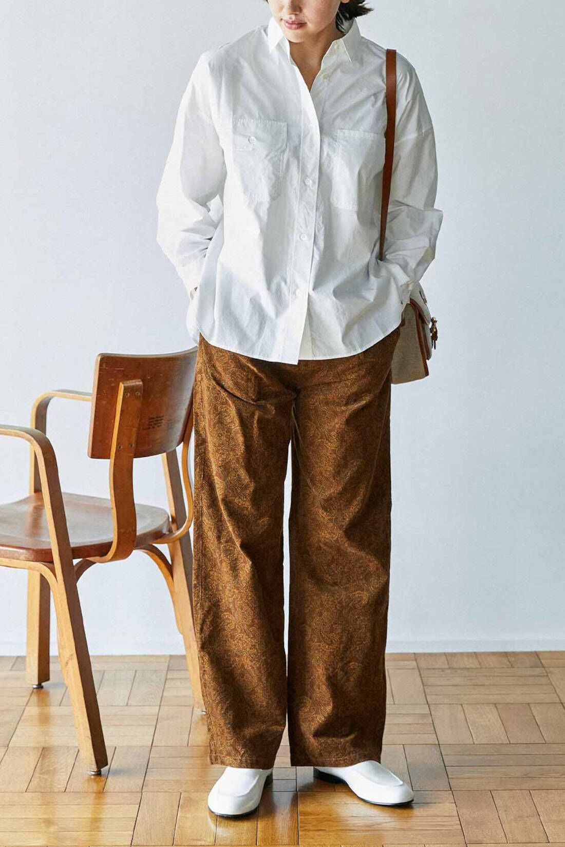 Real Stock|THREE FIFTY STANDARD　ペイズリー柄の細コールパンツ〈ブラウン〉