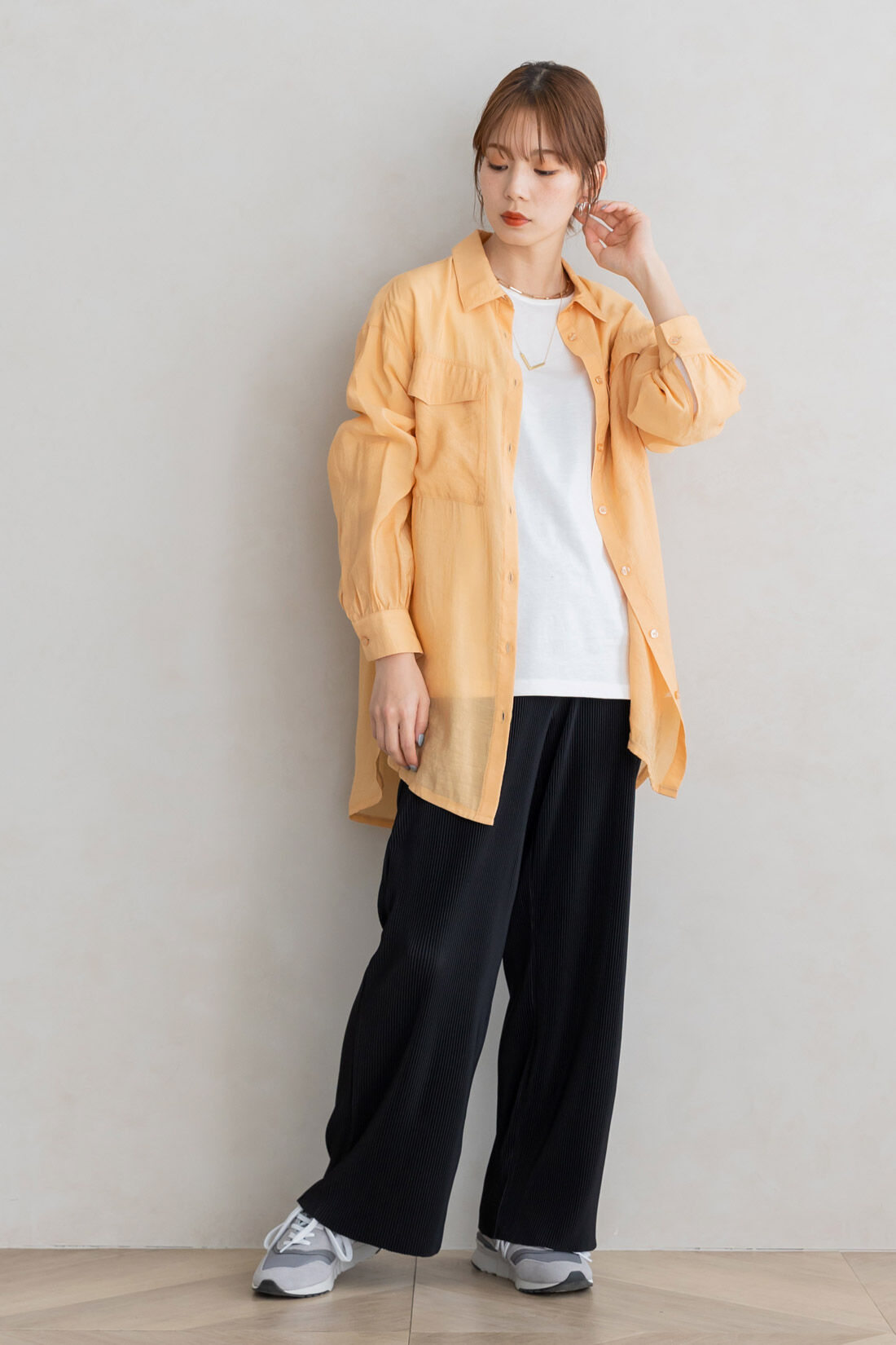 realstock [リアルストック]（Express BOX）|【3～10日でお届け】Moredde　マタニティから産後も使える　ウエストクロス仕様のプリーツパンツ〈ブラック〉