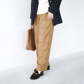 Real Stock | チラリと見えるだけでもかわいいチェックパンツ〈ブラウン〉