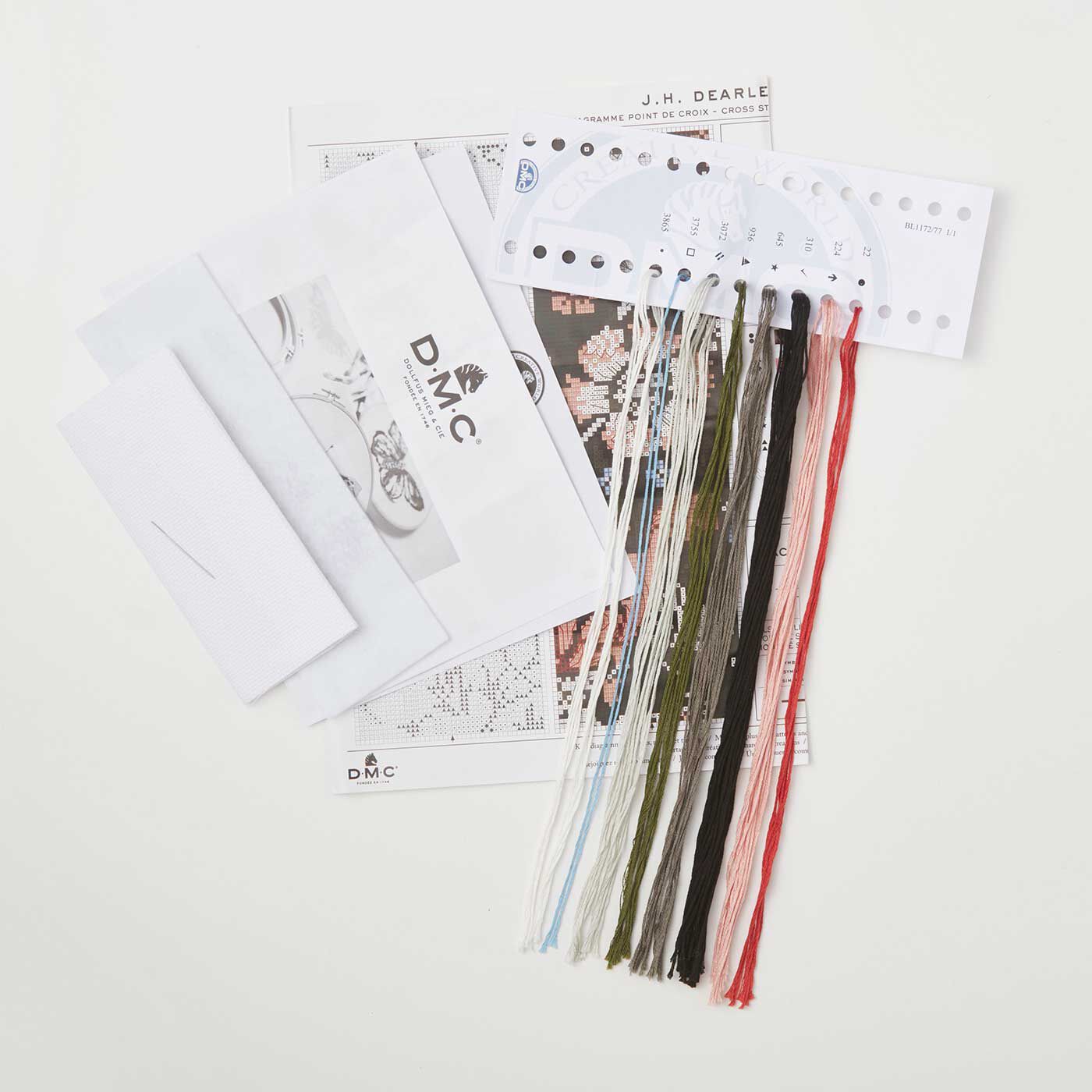 realstock [リアルストック]（Express BOX）|ＤＭＣ×Ｖ＆Ａ　Ｊ．Ｈ．ＤＥＡＲＬＥ　「ＣＯＭＰＴＯＮ」クロスステッチキット（小）|お届けキットの一式です。