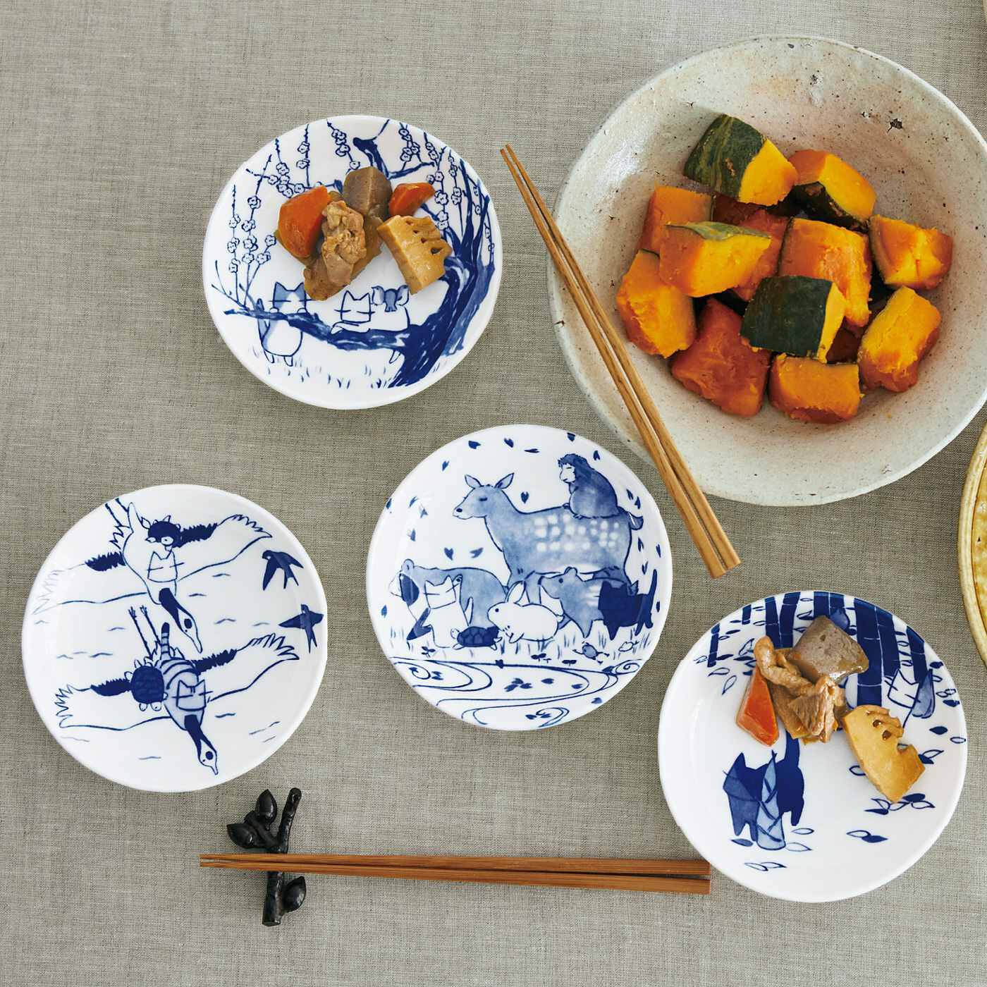 Real Stock|日本画家 久保智昭さんとつくった　猫と縁起物の染付風のお皿