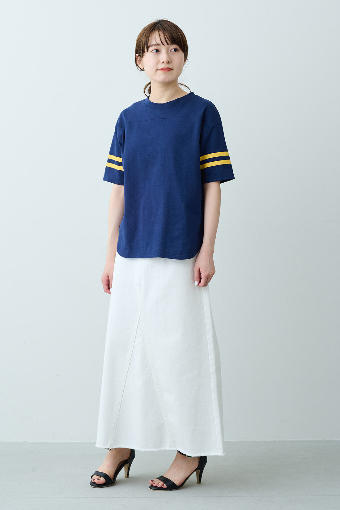 Real Stock|IEDIT[イディット]　小森美穂子さんコラボ 大人のフットボールTシャツ〈ネイビー〉|モデル身長：163cm 着用サイズ：M