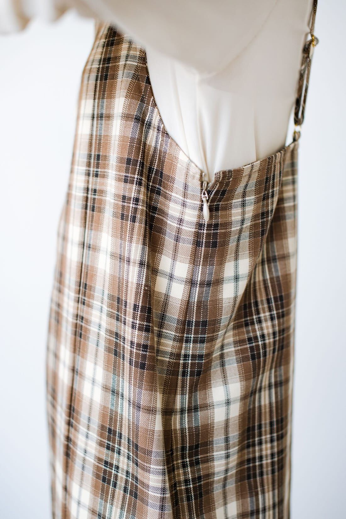 realstock [リアルストック]（Express BOX）|ｈａｃｏ！ 季節の変化を楽しむ「愛服」 手持ちの夏冬服と組み合わせ無限！総柄キャミワンピース＆すそしぼりトップスセット〈ブラウン〉