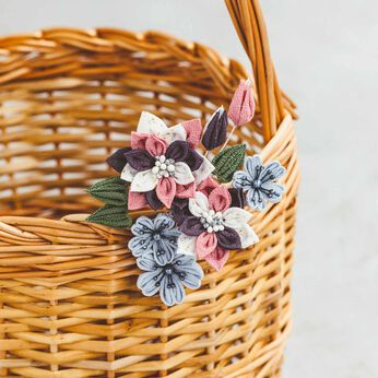 Real Stock | 金銀砂子ちりめんを添えて花の和モダンつまみ細工