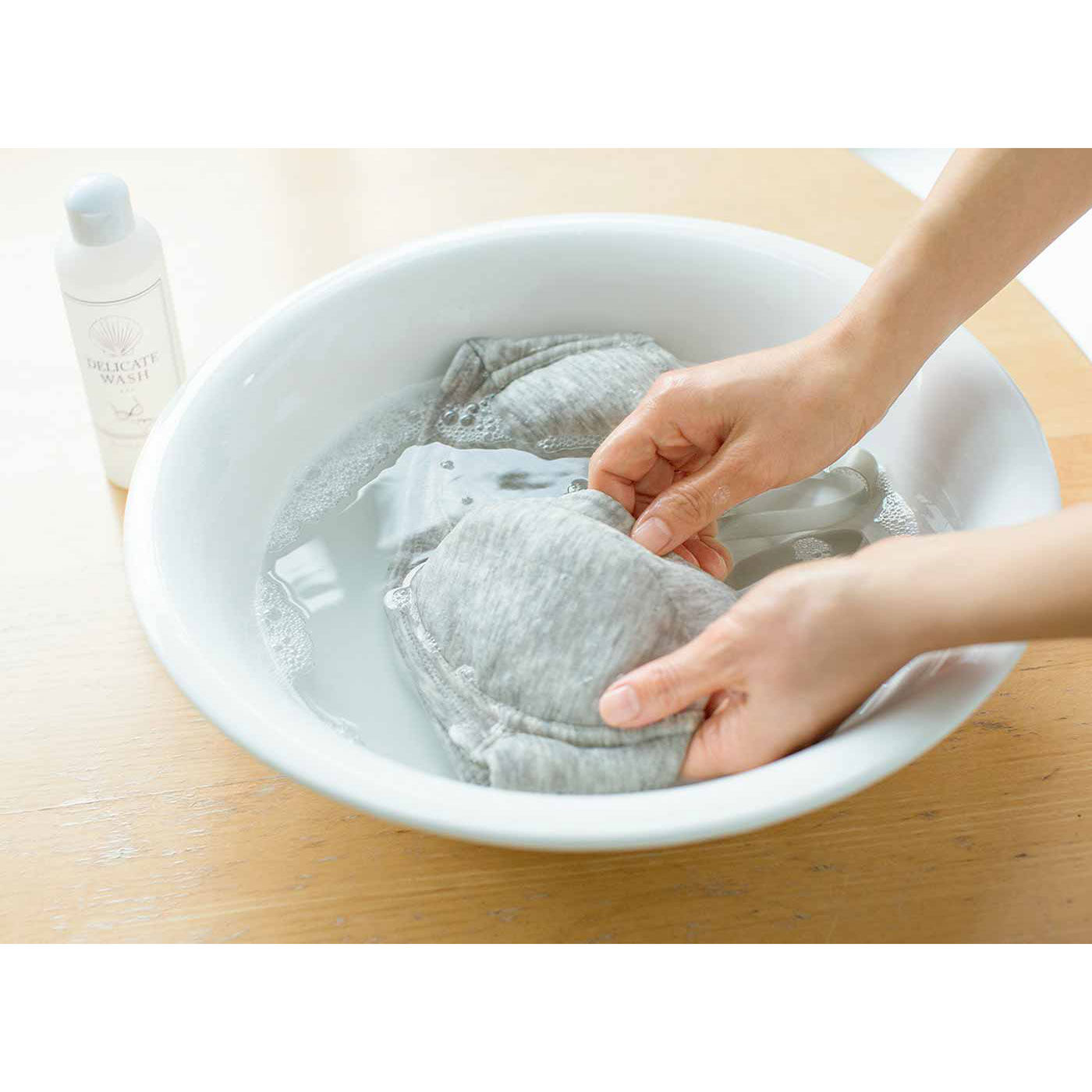 Real Stock|ホタテの貝殻生まれ つけ置き洗いですっきりきれい ランジェリー用洗剤|ブラジャーやショーツにも使用できます。