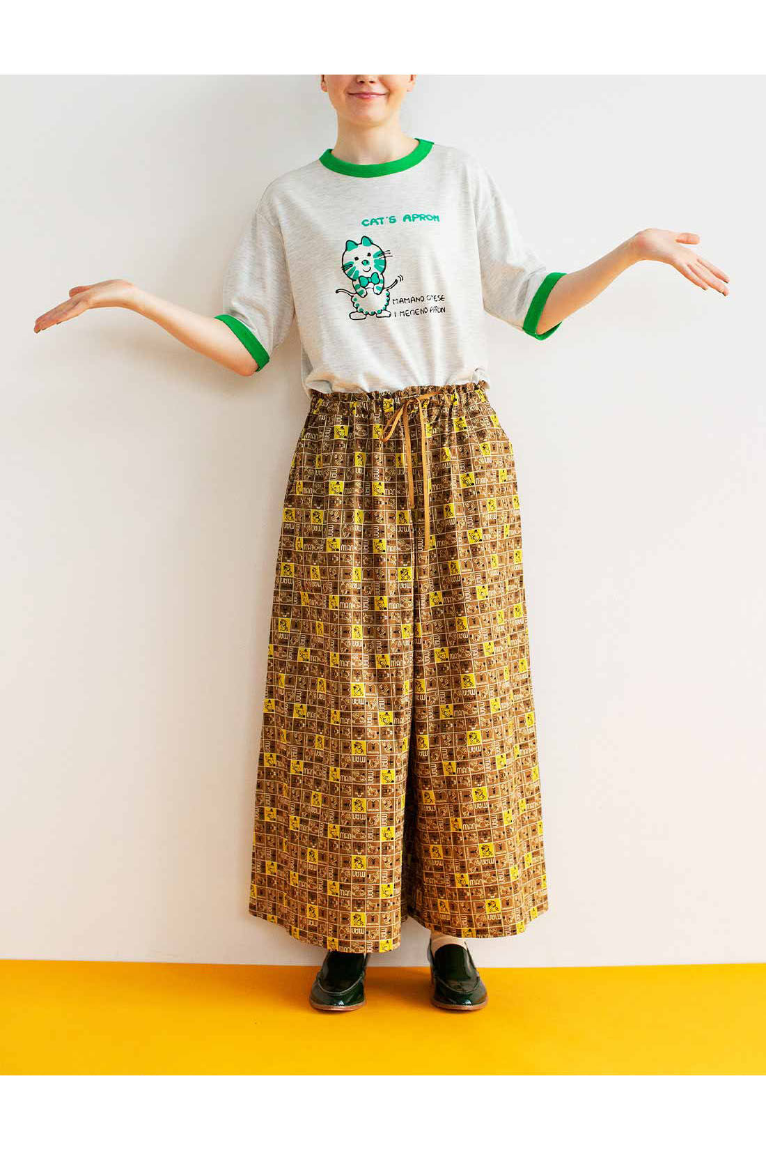 realstock [リアルストック]（Express BOX）|シモジマコラボ レトロ包装紙をとびだした ゆるっとファンシーリンガーTシャツ〈ストップペイル〉〈ネコグリーン〉
