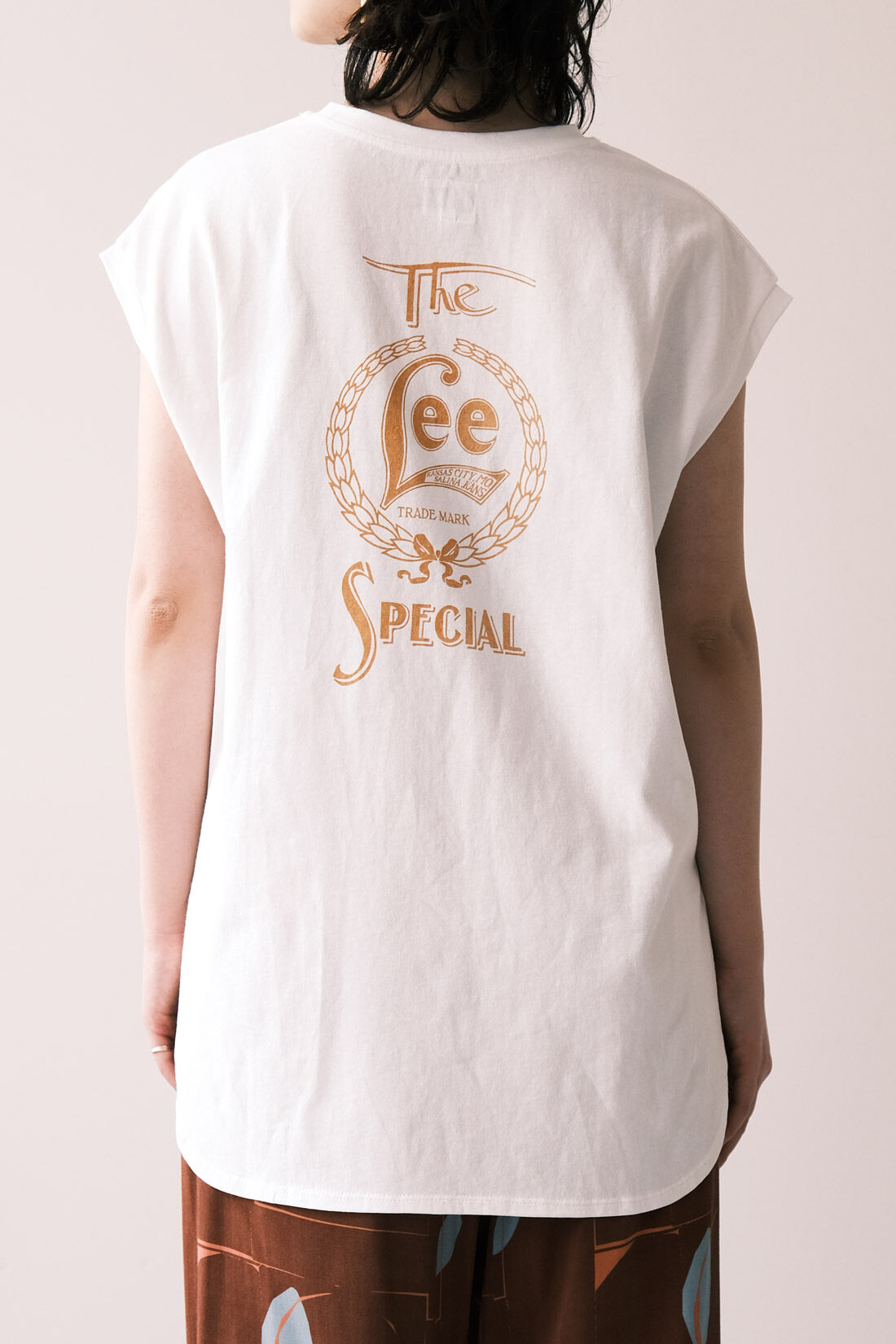 Real Stock|MEDE19F 〈SELECT〉 Lee　プリントスリーブレスTEE