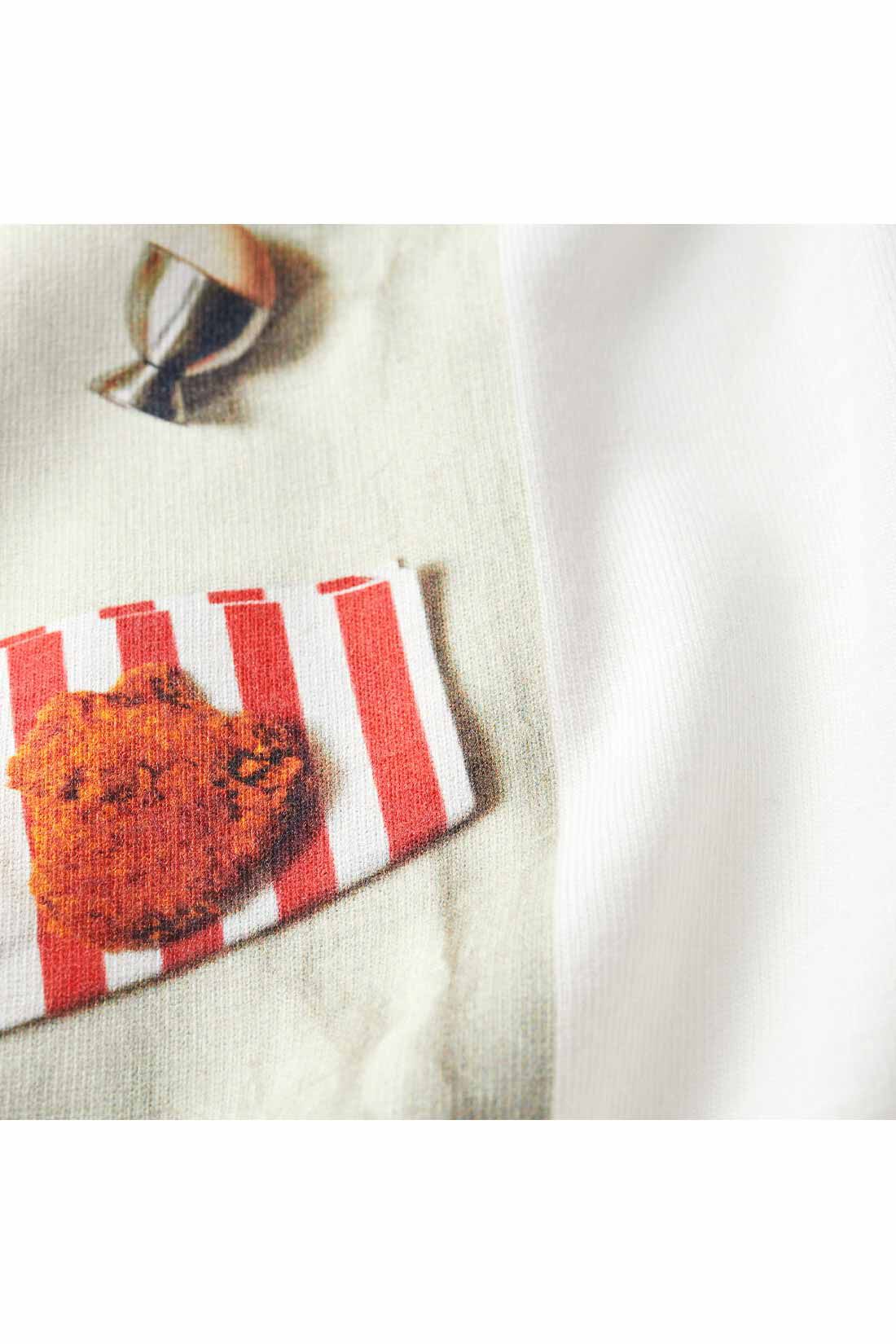 Real Stock|ドムドムハンバーガーコラボ　ストーリーあふれる　フォトTシャツ〈ライトイエロー〉|一枚でもインにも馴染むやわらかなカットソー生地。　※お届けするカラーとは異なります。
