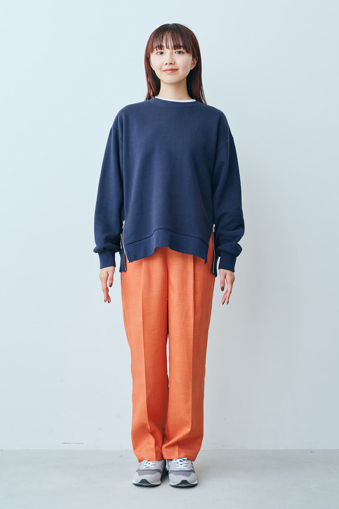 Real Stock|リブ イン コンフォート　Ｌｉｖｅ　Ｌｏｖｅ　ＣｏｔｔｏｎⓇプロジェクト　大人っぽく着られる　すそファスナースウェットトップス 〈ネイビー〉
