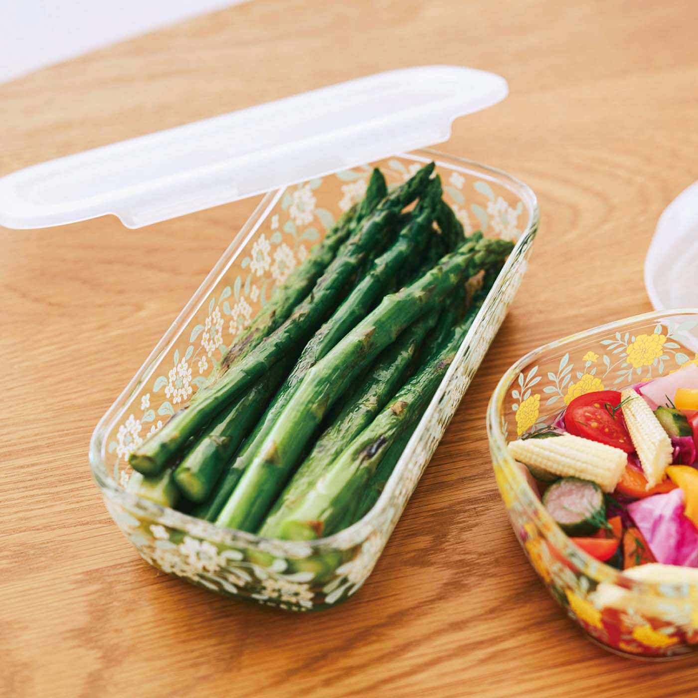 Real Stock|ａｍ＆ｂｅ　オーブンからそのまま食卓へテーブル華やぐ耐熱ガラスの保存容器〈ロング〉|ロングサイズだから、長いものも収まります。