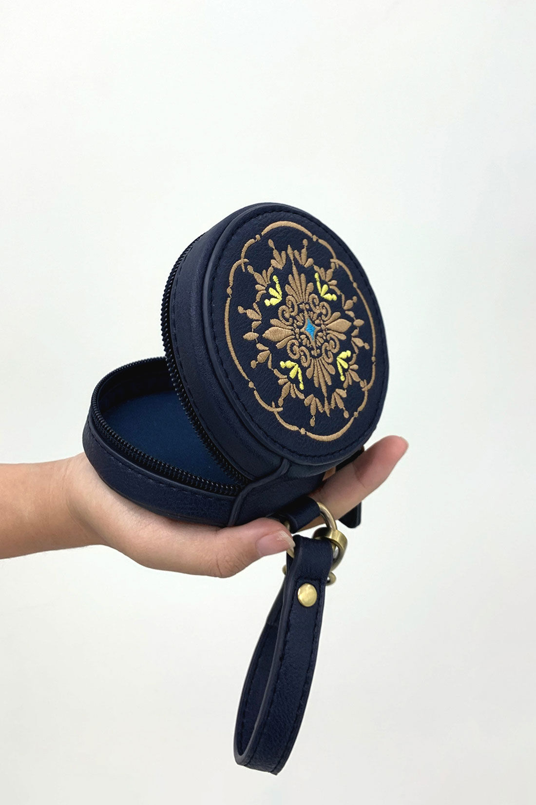 日本極東貿易 / 美品 FOTUS フェトウス 「♀」 サイバー