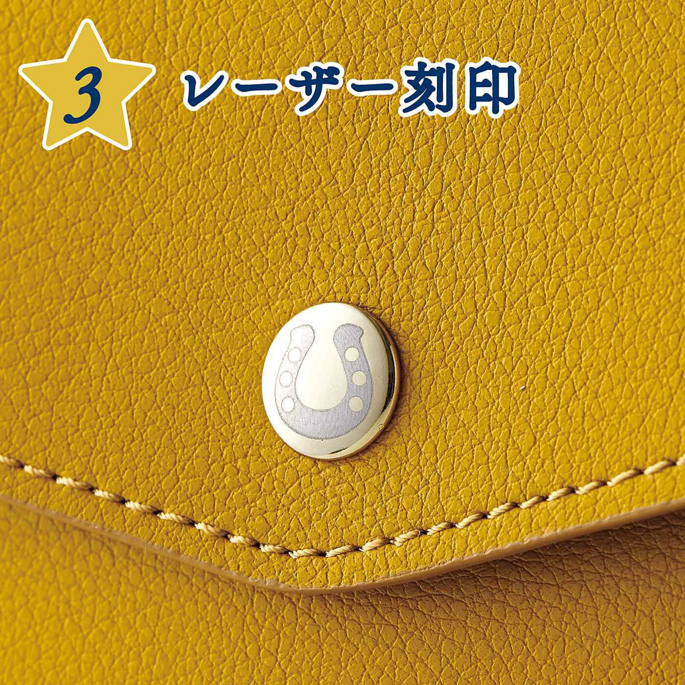 realstock [リアルストック]（Express BOX）|縦入れカードケースが使いやすい　目指せ開運！　7つのハッピーが詰まった　黄色い長財布|開運ポイント3．運気をため込むといわれる上向き馬蹄モチーフ。