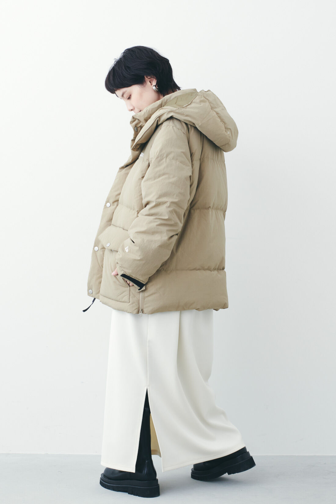 Real Stock|MEDE19F 〈SELECT〉 GERRY BASIC DOWN JACKET|1：BEIGE　モデル身長：157cm