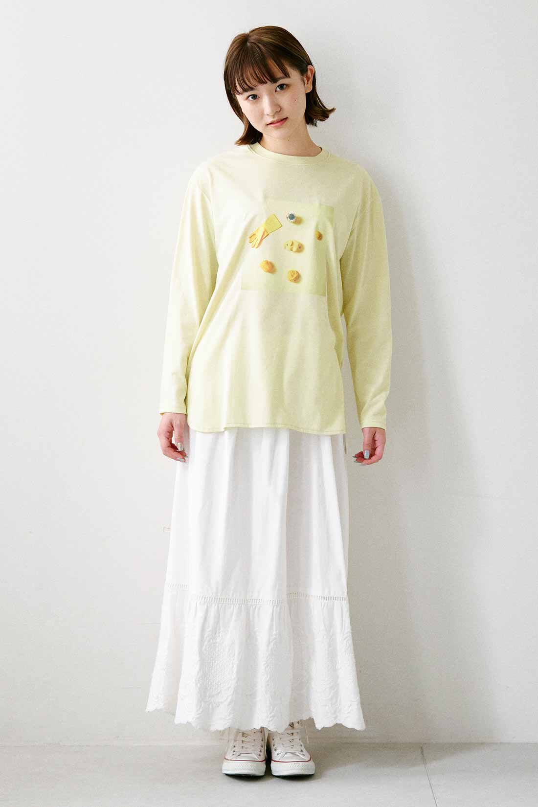 Real Stock|ドムドムハンバーガーコラボ　ストーリーあふれる　フォトTシャツ〈ライトイエロー〉|身長162cm/Mサイズ着用