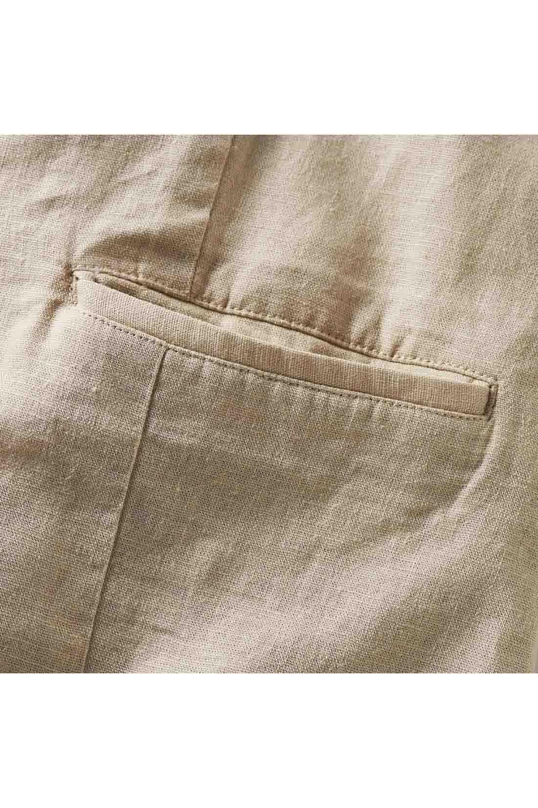Real Stock|IEDIT[イディット]　リネン混素材で上質にこなれる きれい見えジャケット〈キャメル〉|ポケットのフラップ部分をポケットに差し込むと玉縁デザインに。※お届けするカラーとは異なります。
