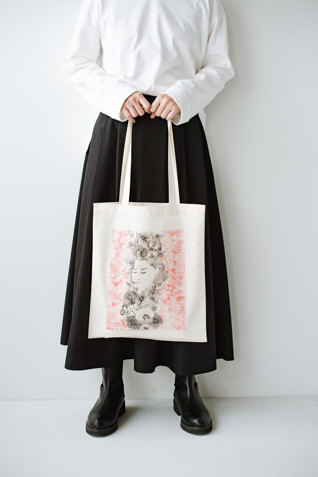 realstock [リアルストック]（Express BOX）|ｈａｃｏ！　ＬＯＶＥ　ＡＮＤ　ＰＥＡＣＥ　ＰＲＯＪＥＣＴ　ＭＥＥＴＳ　ＡＲＴ　コラボレーショントートバッグ〈佐藤詩織〉
