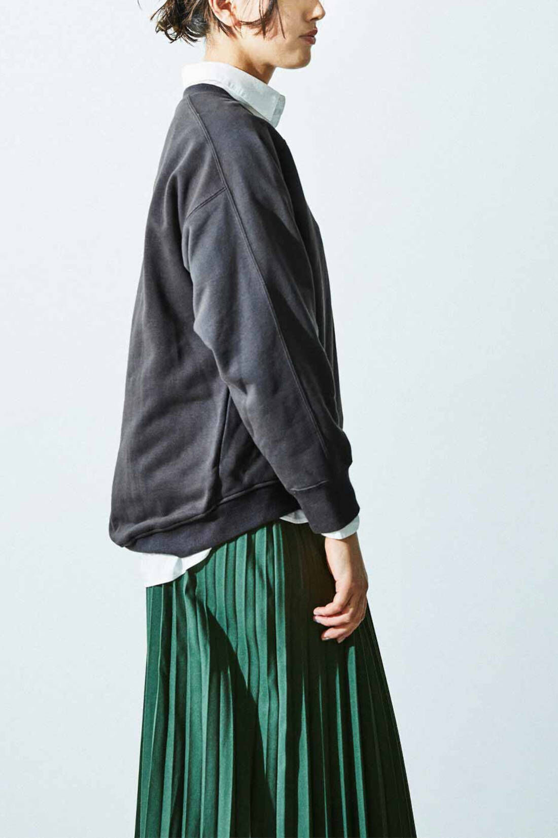 Real Stock|THREE FIFTY STANDARD　すそラウンドシルエットの裏毛プルオーバー〈チャコール〉