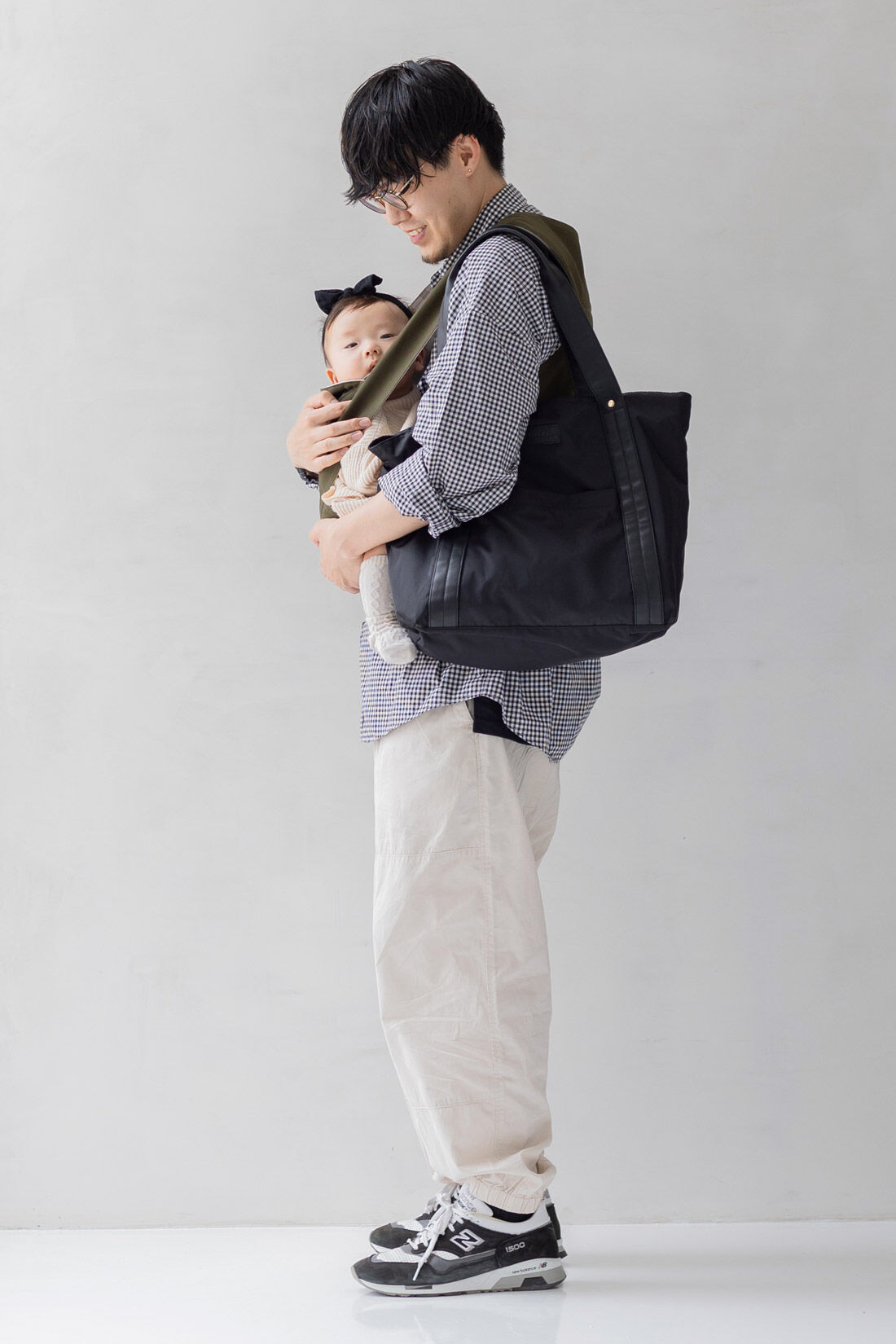 realstock [リアルストック]（Express BOX）|【3～10日でお届け】Moredde　サコッシュ付き　大容量2‐WAYマザーズトートバッグ〈ブラック〉|パパも持ちやすいデザイン