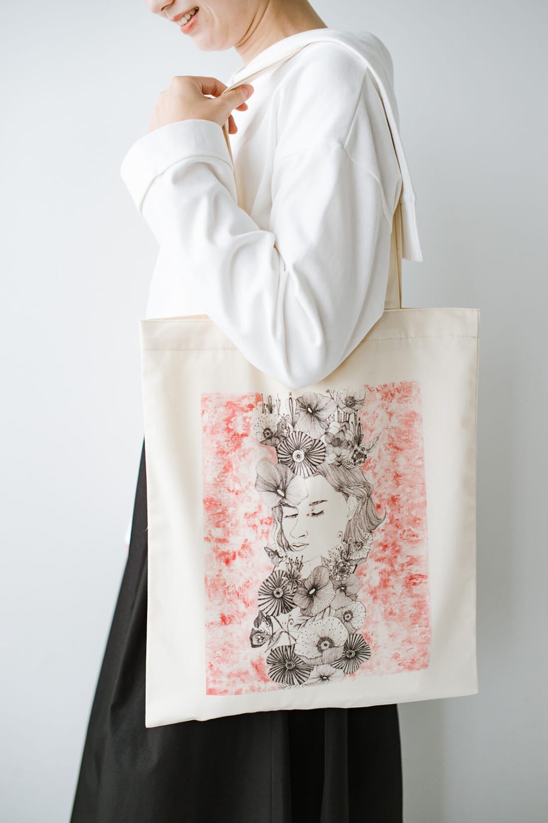 realstock [リアルストック]（Express BOX）|ｈａｃｏ！　ＬＯＶＥ　ＡＮＤ　ＰＥＡＣＥ　ＰＲＯＪＥＣＴ　ＭＥＥＴＳ　ＡＲＴ　コラボレーショントートバッグ〈佐藤詩織〉
