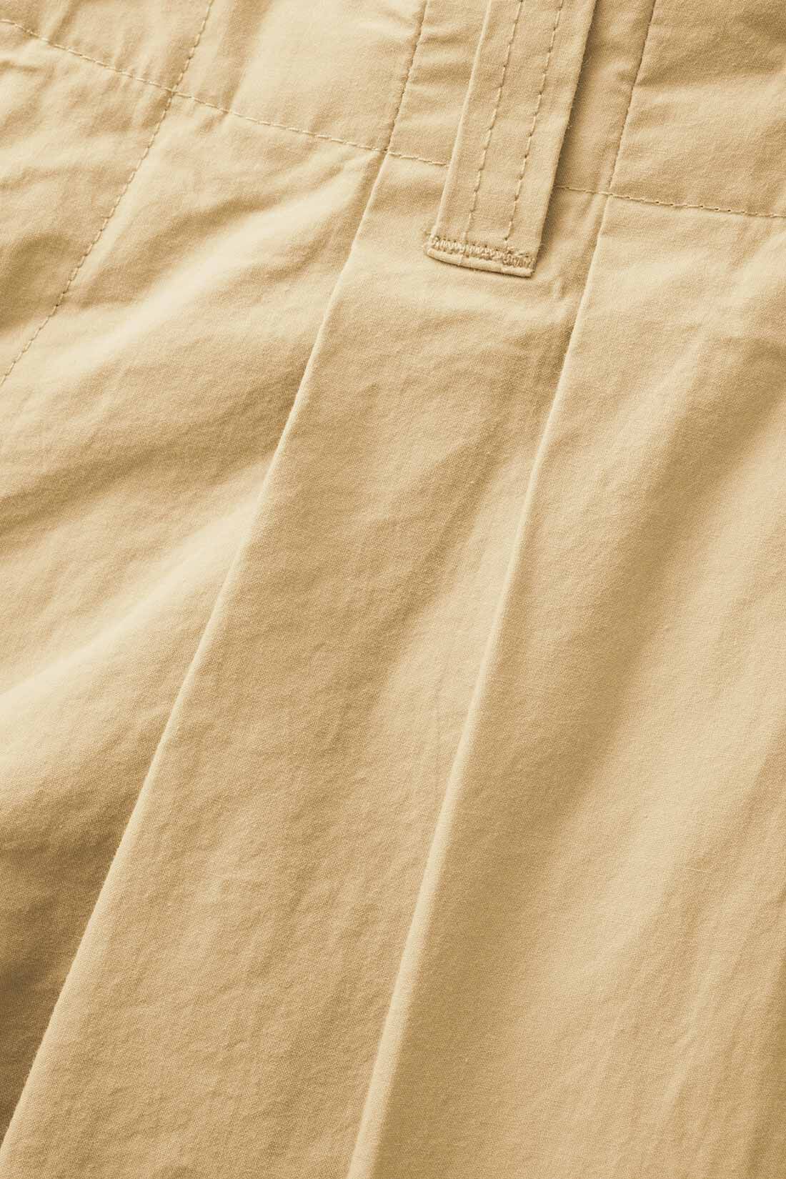 realstock [リアルストック]（Express BOX）|THREE FIFTY STANDARD ラフなテーパードパンツ〈ベージュ〉|洗いざらしではいても今っぽい、張りのあるコットン素材。