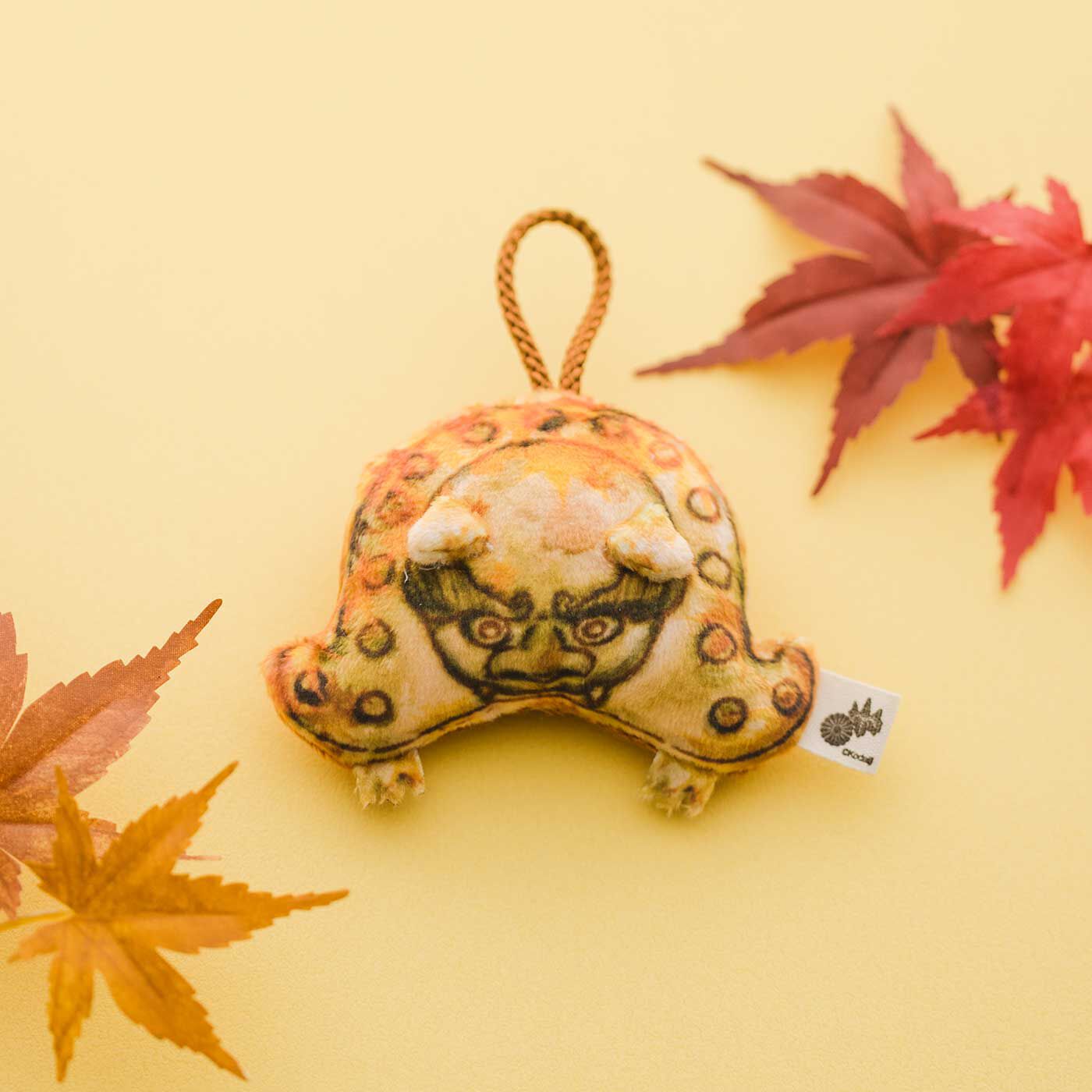 Real Stock|高台寺（こうだいじ）の四季を感じる 鬼瓦マスコットクリーナー|〈3. 秋：紅葉の帳（とばり）の中で物思おう鬼瓦〉