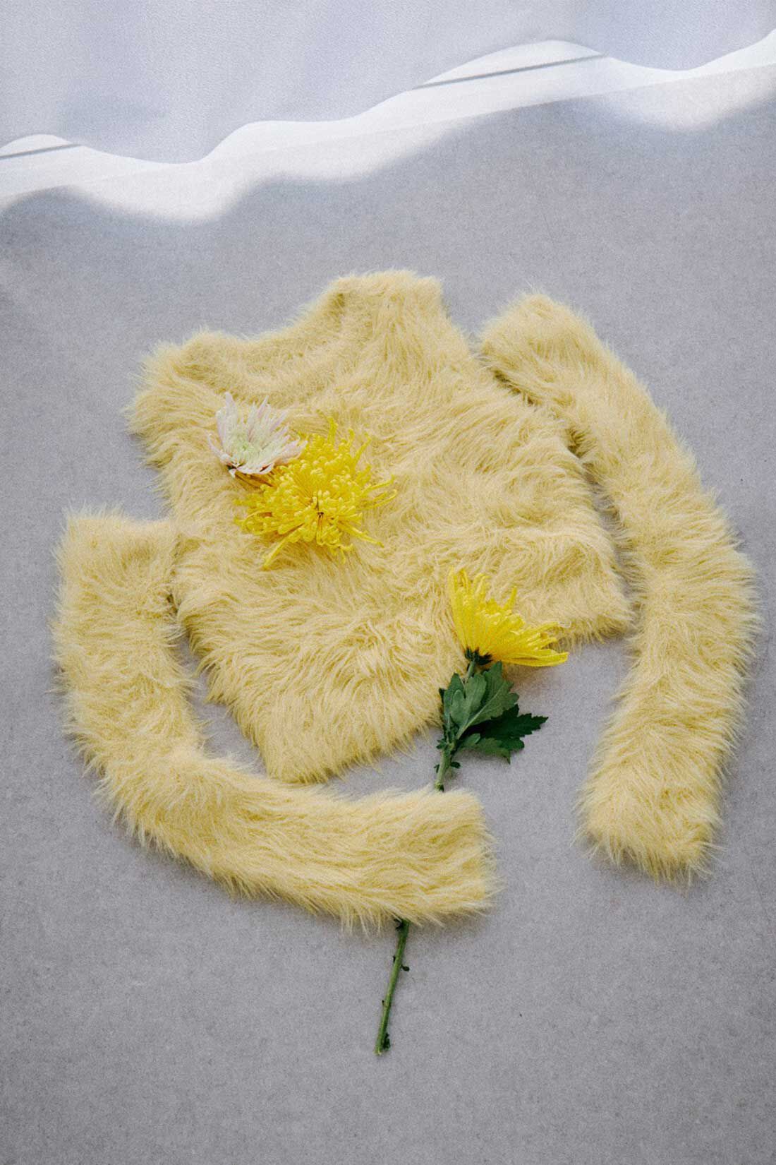Real Stock|ｈａｃｏ！×ＮＯＫＩ 花をまとうコラボシリーズ【糸菊】ふわっふわのニット＆アームウォーマー〈イエロー〉