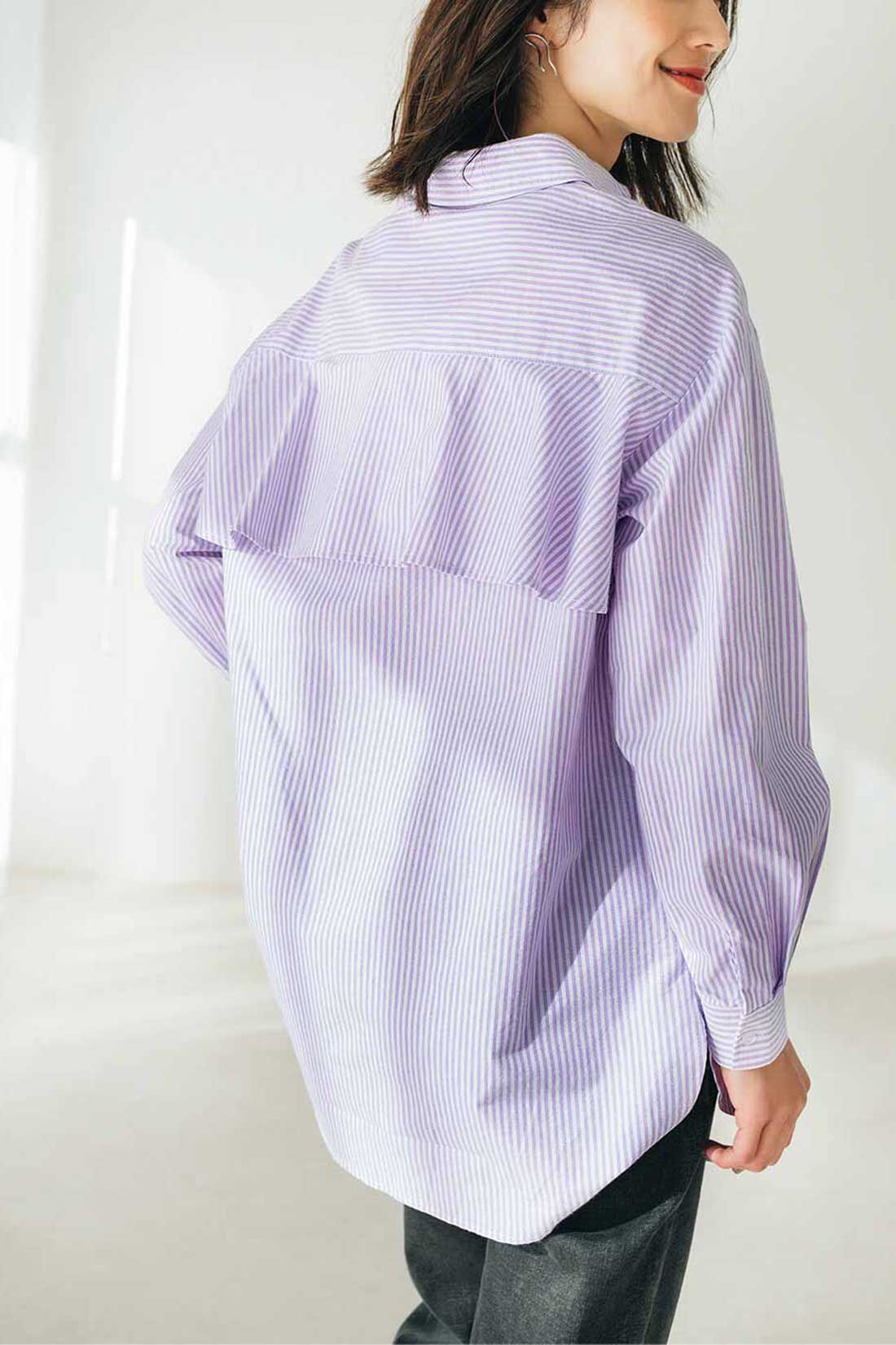 Real Stock|IEDIT[イディット]　バックフレアーデザインがきいた　オックスフォード素材のこなれ見えシャツ〈パープル〉