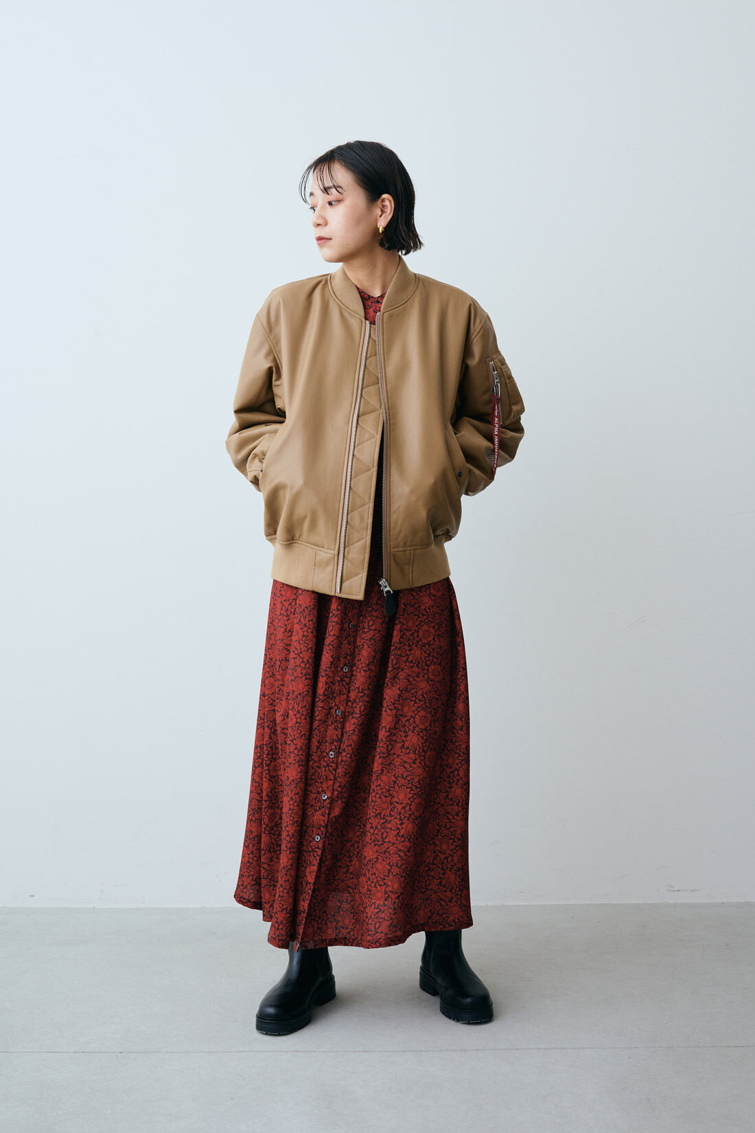 realstock [リアルストック]（Express BOX）|MEDE19F 〈SELECT〉【Alpha Industries】フェイクレザー MA-1|2.ベージュ　モデル身長：163cm