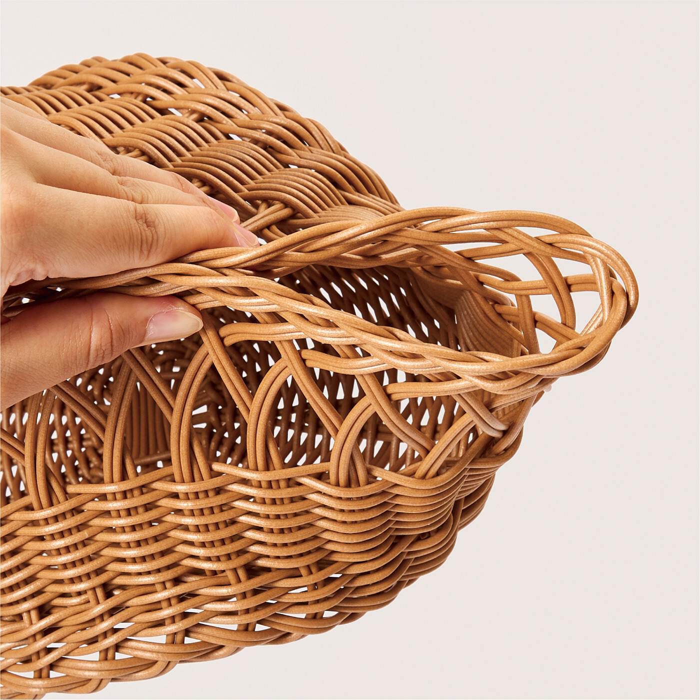 Real Stock|ａｍ＆ｂｅ　洗えてしなやか あこがれのラタン風手編みバスケット|しなやかな素材で使いやすい。